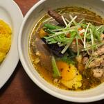 チキンスープカリー(骨付き or 骨なし)(札幌スープカリー 東京ドミニカ)