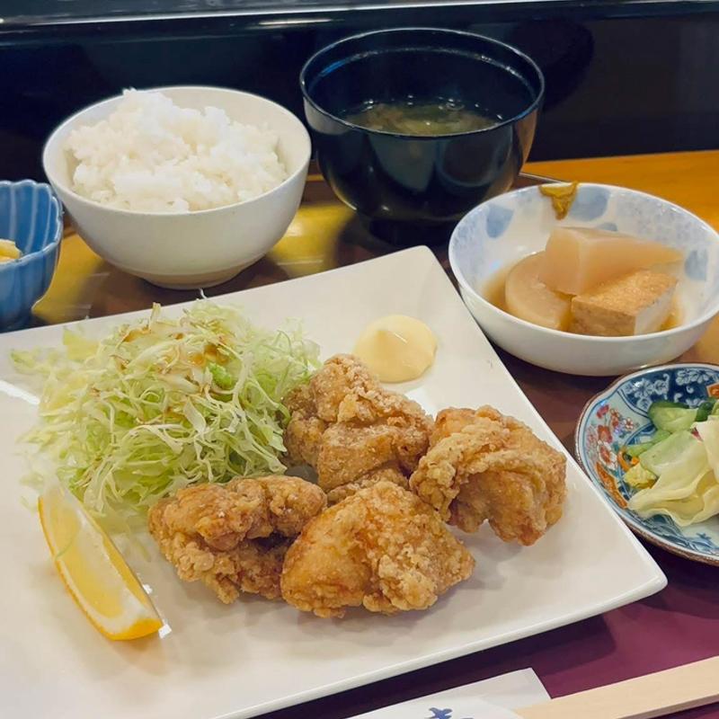 鶏の唐揚げ定食(うさみ家)