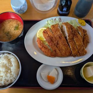ジャンボチキンカツ定食