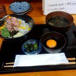 魚屋のまかない丼