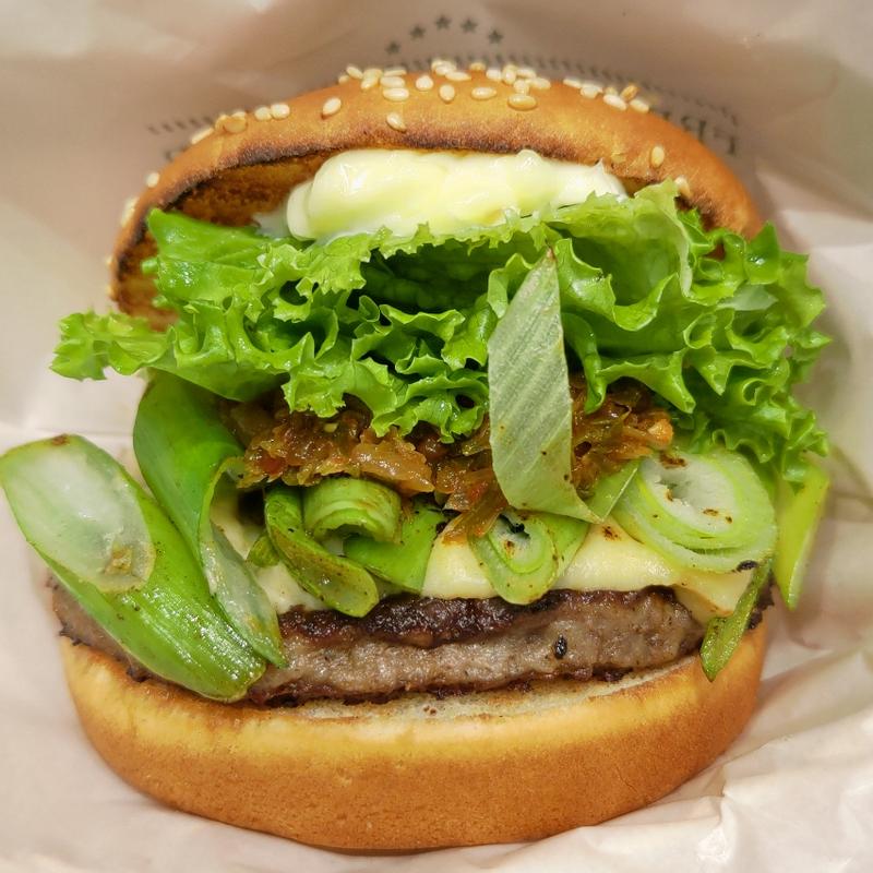 九条ねぎと西京味噌の黒毛和牛バーガー(フレッシュネスバーガーLUXS FRONT店)