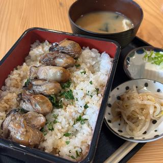 【週替わり重】牡蠣バター重(酒場 烏丸Pit)