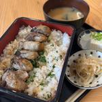 【週替わり重】牡蠣バター重(酒場 烏丸Pit)