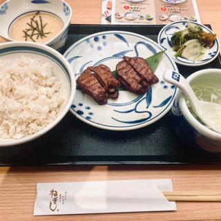 Aランチがんこちゃんセット(牛たん・とろろ・麦めし ねぎし アトレ川崎店)