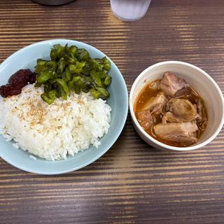 朝の無料肉と白飯