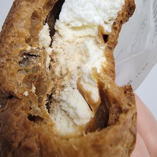 大きなチョコシュー(チョコクリーム＆ホイップ)