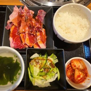 カルビ・やわらかハラミランチ