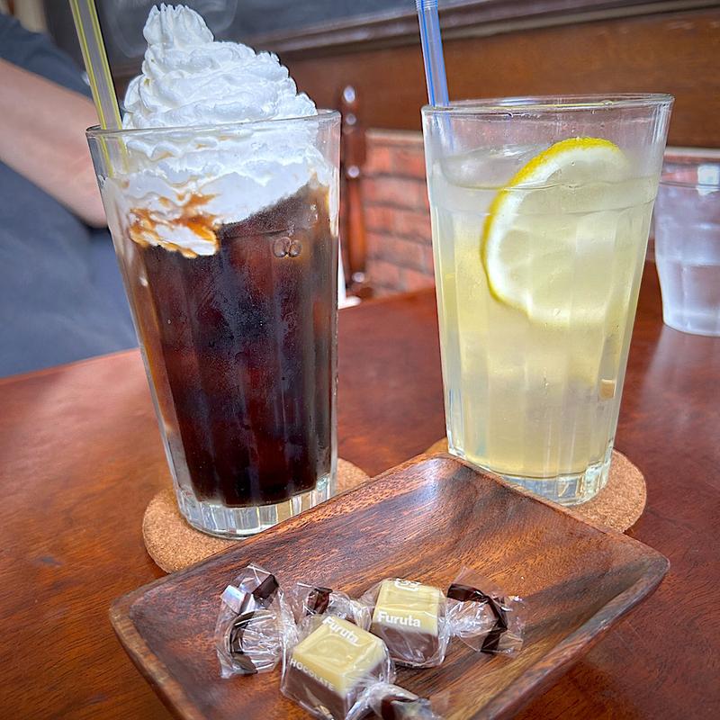 アイスウインナーコーヒー＆アイスレモネード(Cafe Escape)