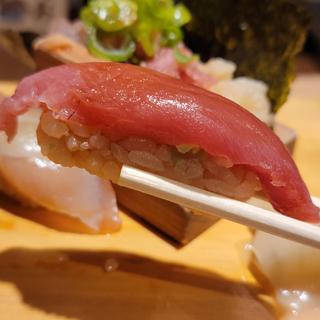 プレミアム貝だしラーメン大盛り+赤酢にぎり鮨3貫(鮨とラーメン うおがしや)