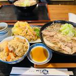 おろし肉そば(冷)(そば処つる福 山形駅前店)