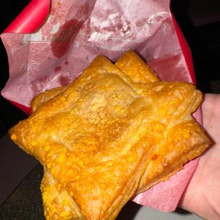 ビーフパイ (チーズ&トリュフ風味)