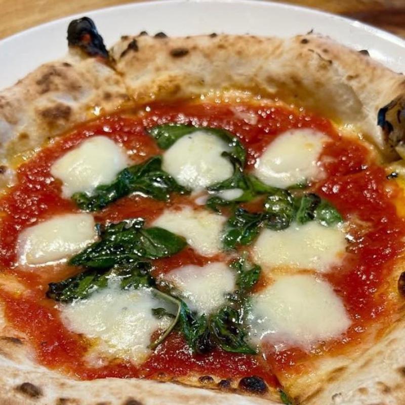 水牛モッツァレラのマルゲリータ(ガレリア 梅田)