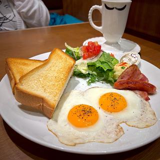 ドンキースペシャルブレックファスト(目玉焼き) プレーントースト(びっくりドンキー クリスロード店 )