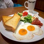 ドンキースペシャルブレックファスト(目玉焼き) プレーントースト