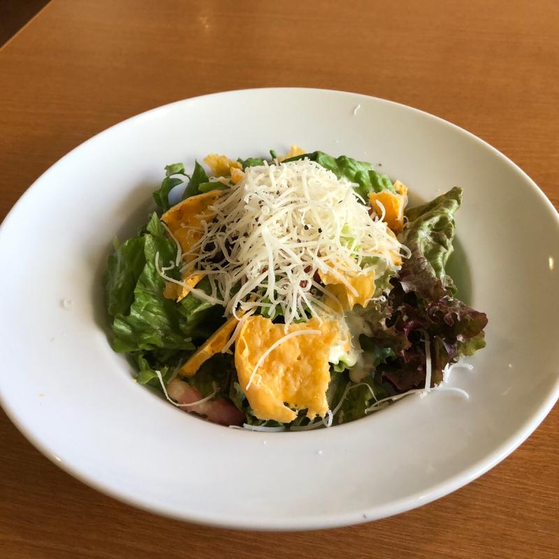 カリカリチェダーのシーザーサラダ(ココス 足立保木間店)