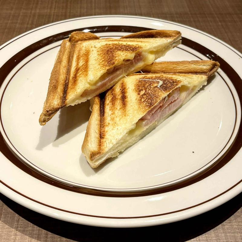 ハムチーズホットサンド(倉式珈琲店 都立大学駅前店)