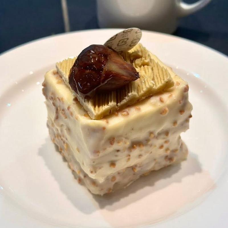 和栗のプレミアムキューブモンブラン(ザ ループ ホテルアゴーラ大阪守口 （the LOOP）)