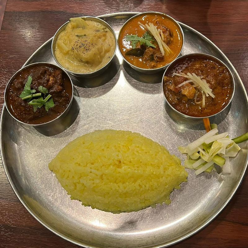 4種カレー(カレーショップ オルドッグ)