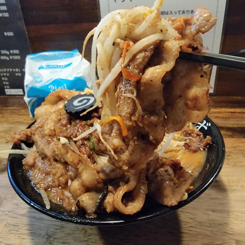 旨辛味噌ラーメン中豚(旨辛味噌らーめん　ぼんず)