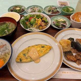 朝食ビュッフェ