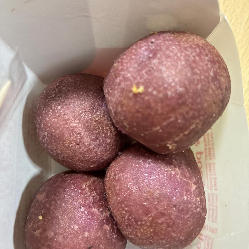 おさつボール(ファミリーマート 札幌狸小路６丁目店)