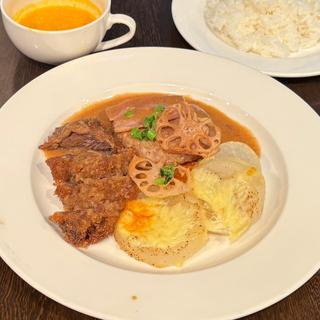 Bランチ（ベーコンハンバーグとビーフカツ盛り合わせ）(築地 蜂の子)