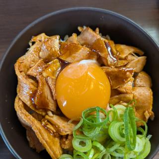 チャーシューユッケご飯（くじら食堂）(庄内ラーメン街道)