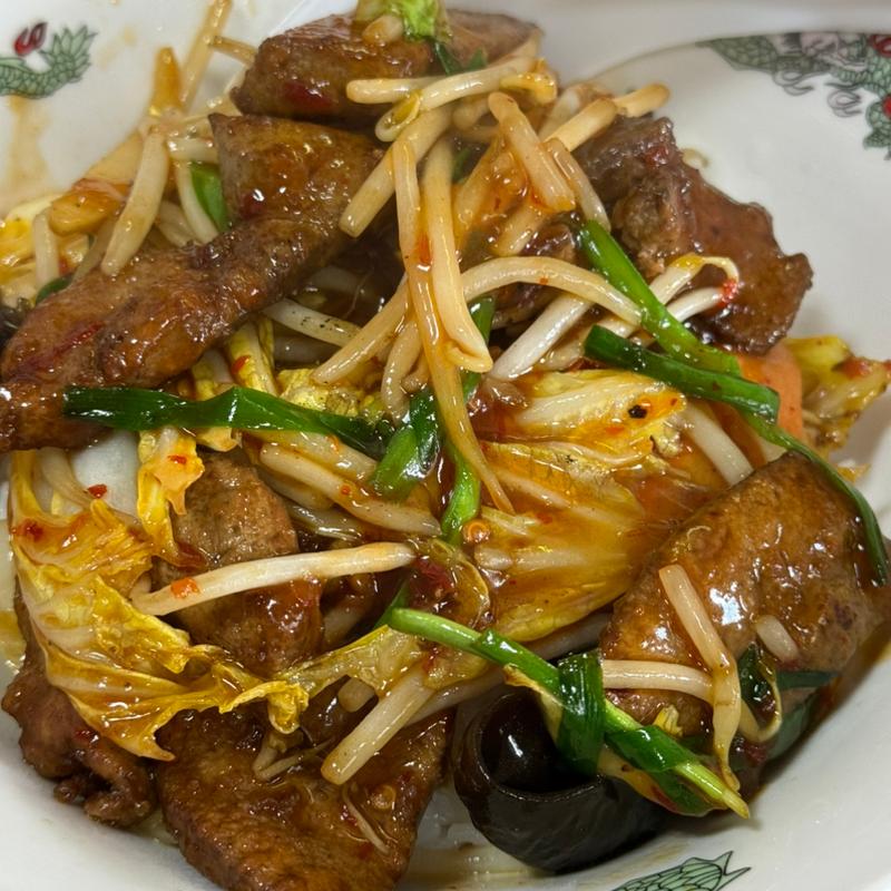 レバ辛うまに丼(とんとん )