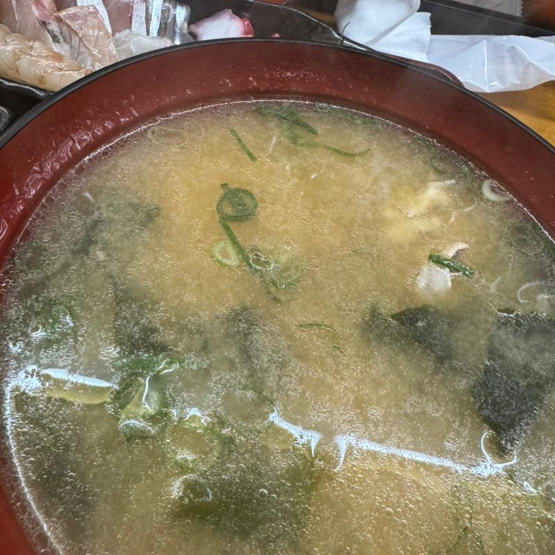 あらの味噌汁(刺身DX定食)(和処魚笑〜ととえ〜)