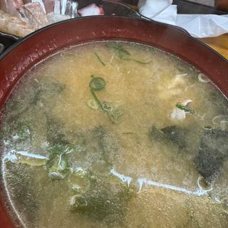 あらの味噌汁(刺身DX定食)(和処魚笑〜ととえ〜)