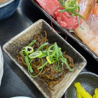 もずく酢(刺身DX定食)(和処魚笑〜ととえ〜)