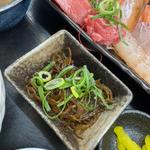 もずく酢(刺身DX定食)(和処魚笑〜ととえ〜)