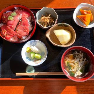 鉄火丼定食(板場料理 味生)
