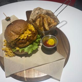 マッケンチーズバーガーセット(Betty Diner)