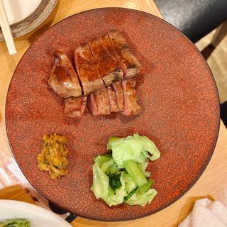 厚切り牛タン焼き