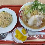 にんにく背脂醤油ラーメンと焼きめし