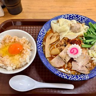 限定②辛い味噌らーめん+ワンタン+卵かけご飯(らーめん理庵)