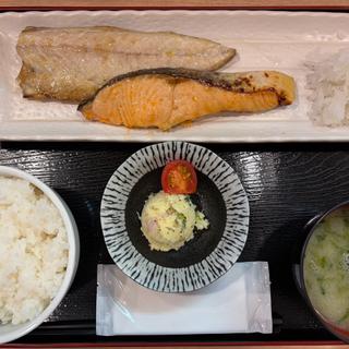 サバ塩焼きと鮭西京焼き定食(勝どき橋 まえ田)