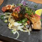 鶏モモ炭火タタキ(とさかーな居酒屋宴会喫煙店西明石)