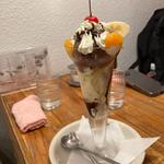 チョコレートパフェ(ファミリースナック ロッキー)