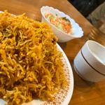 骨付きチキンビリヤニー(ジャサナ ダイニング&バー)