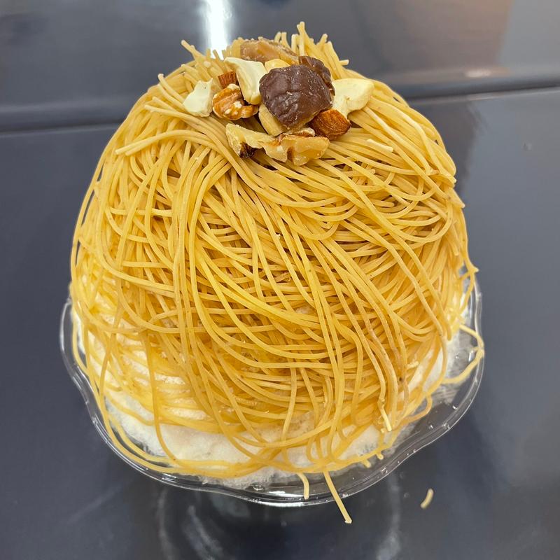 和栗モンブランにコーヒーミルク(喫茶ウミネコパーラー)