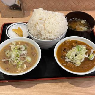 もつ煮込2色盛定食 大盛(もつ煮込 定食 よし川)