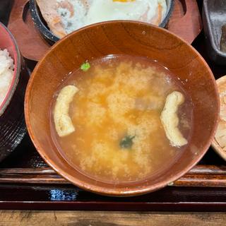 朝ぶたばら目玉焼き定食ご飯大盛