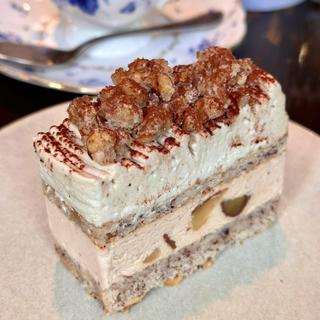 栗のムースババロアケーキ(自家焙煎珈琲 濱田屋)