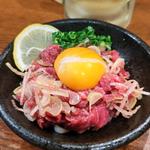 塩桜ユッケ(もつしげ 上大岡店)