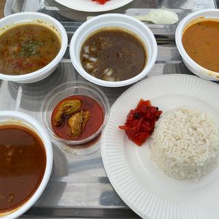 2種あいがけ(初恋チキン出汁カレー&日替わりカレー)