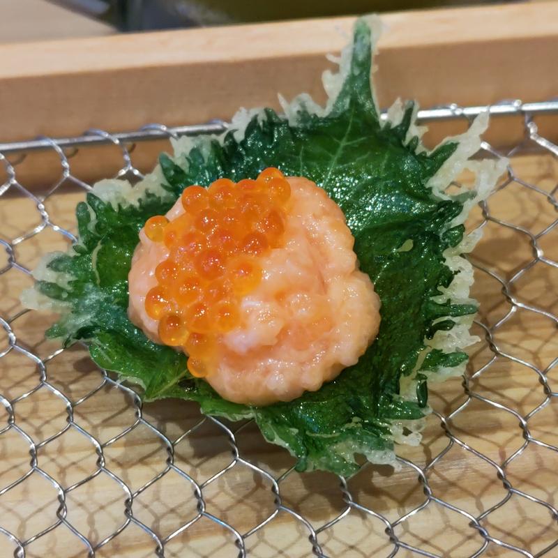 サーモンたたき大葉天(町鮨とろたく 上大岡店)