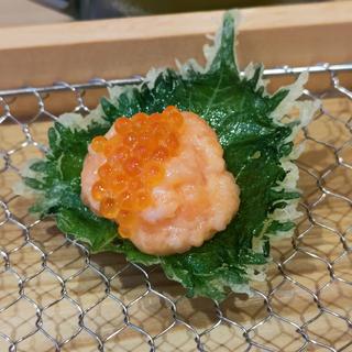サーモンたたき大葉天(町鮨とろたく 上大岡店)