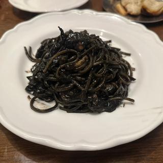 甲イカのイカ墨ソース リングイネ(トラットリア ダ ゴイーノ (TRATTORIA Da GOINO))